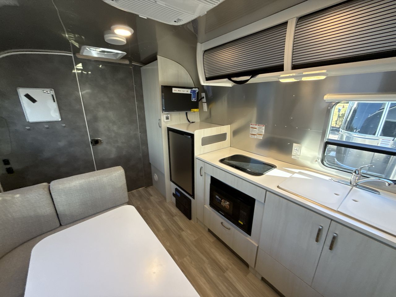 2026 Airstream 22FB Base