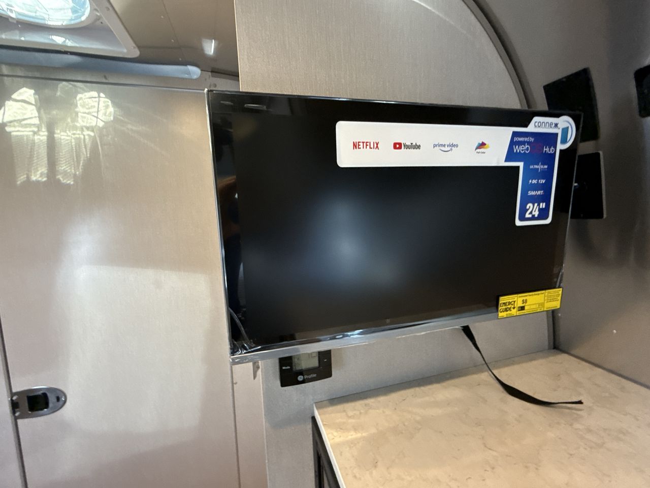 2026 Airstream 22FB Base