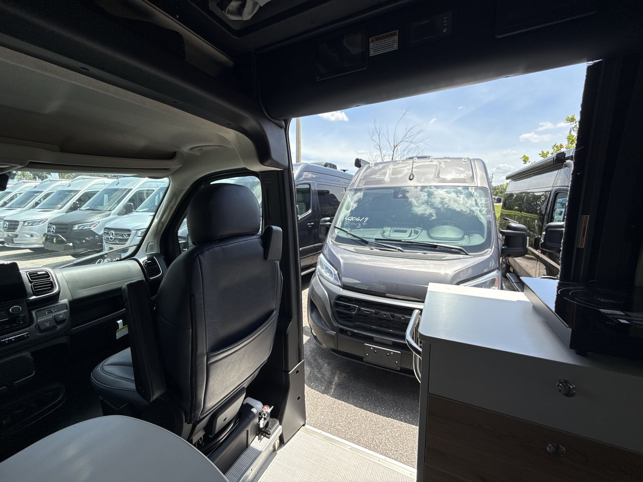 2026 Airstream Rangeline Base