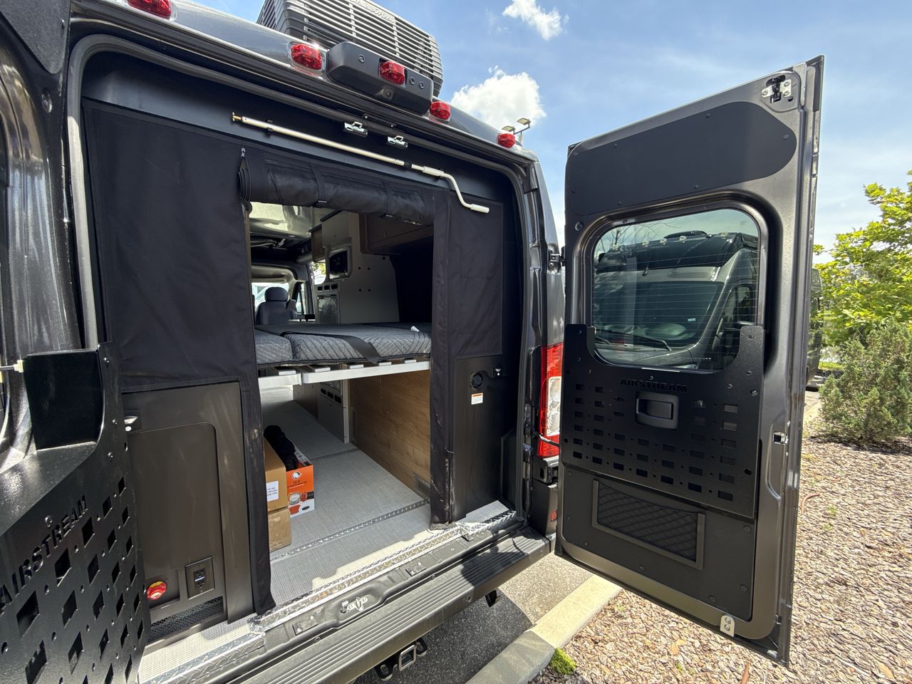 2026 Airstream Rangeline Base