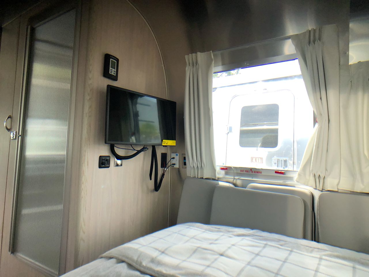 2026 Airstream 25FBQ Base
