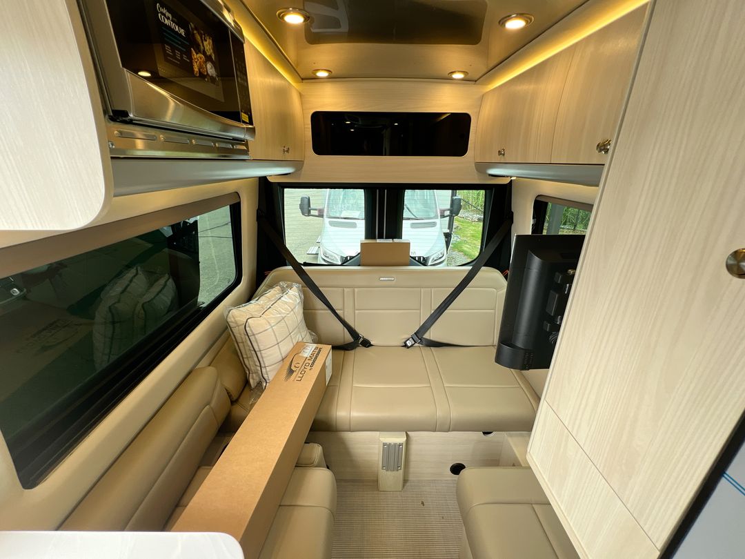 2026 Airstream 19GT Base