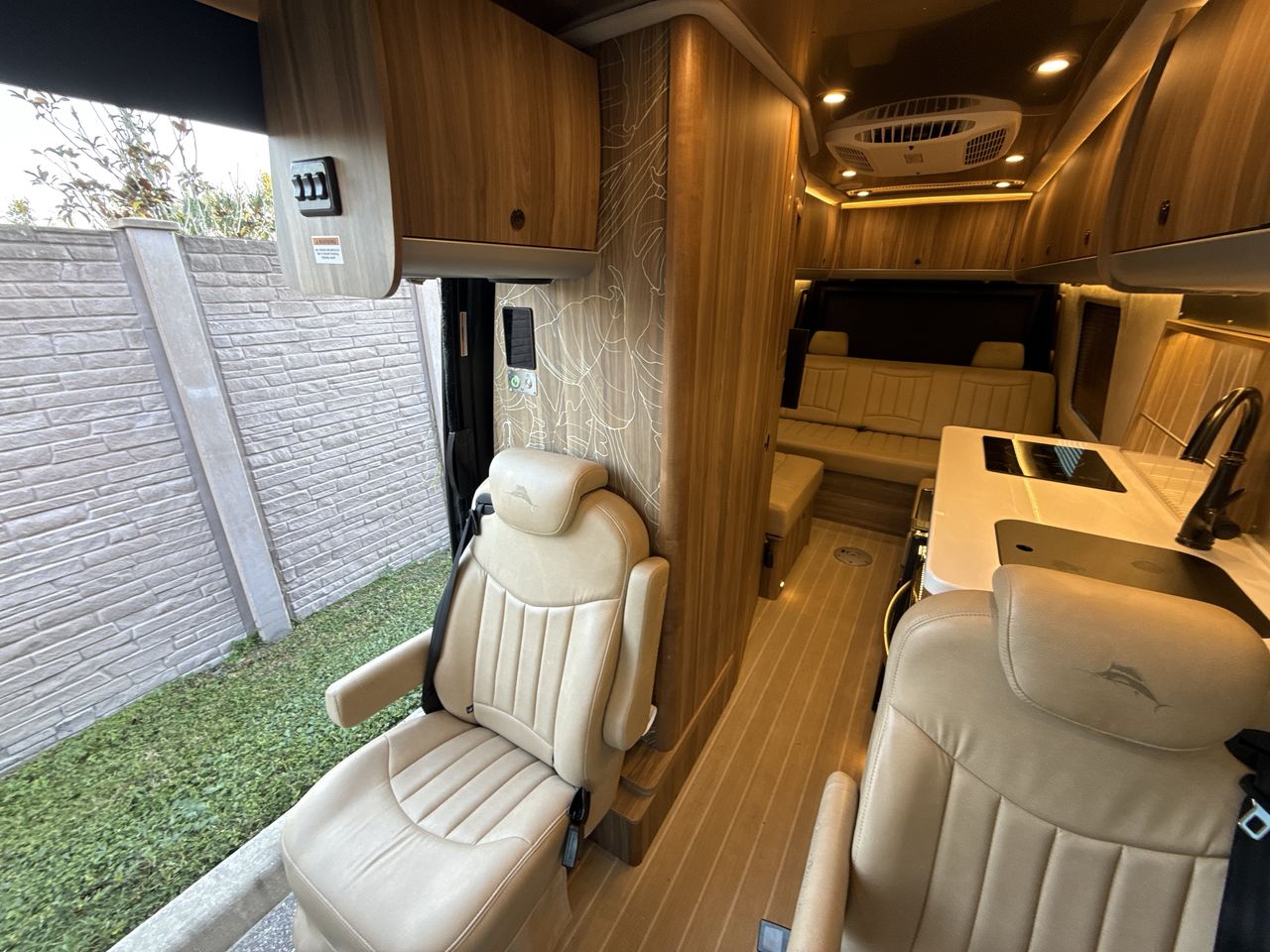 2024 Airstream 24 GL Base