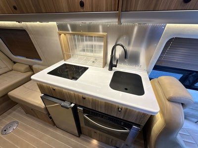 2024 Airstream 24 GL Base