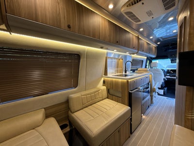 2024 Airstream 24 GL Base