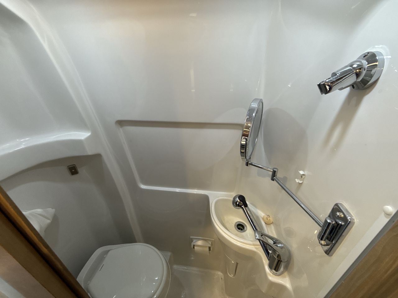 2024 Airstream 24 GL Base