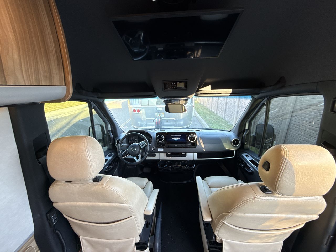 2024 Airstream 24 GL Base