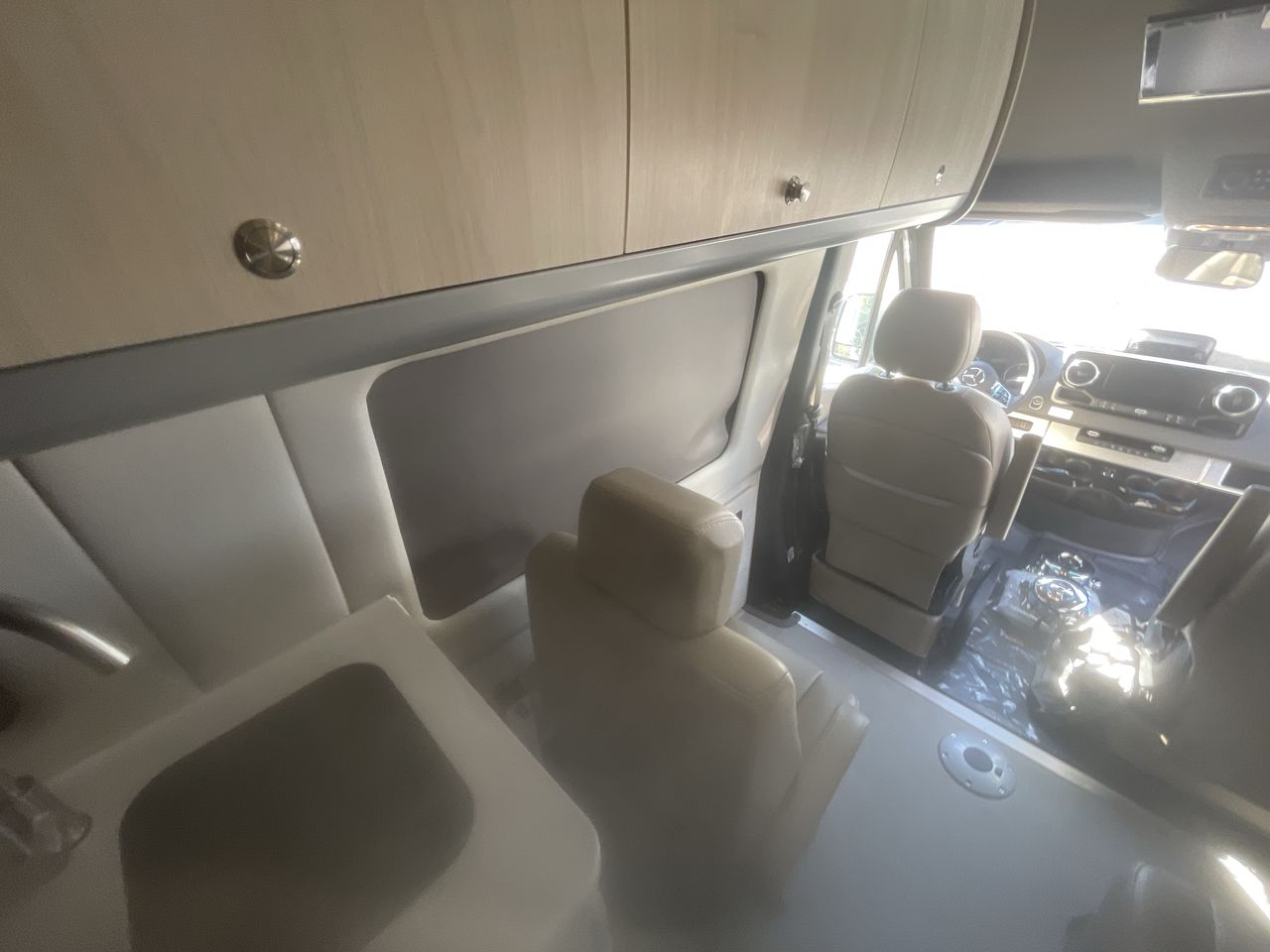 2026 Airstream 24GL 4x2 Passenger Base