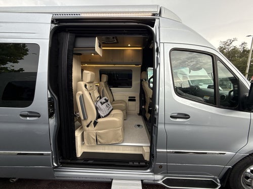 2026 Airstream 24GL 4x2 Passenger Base