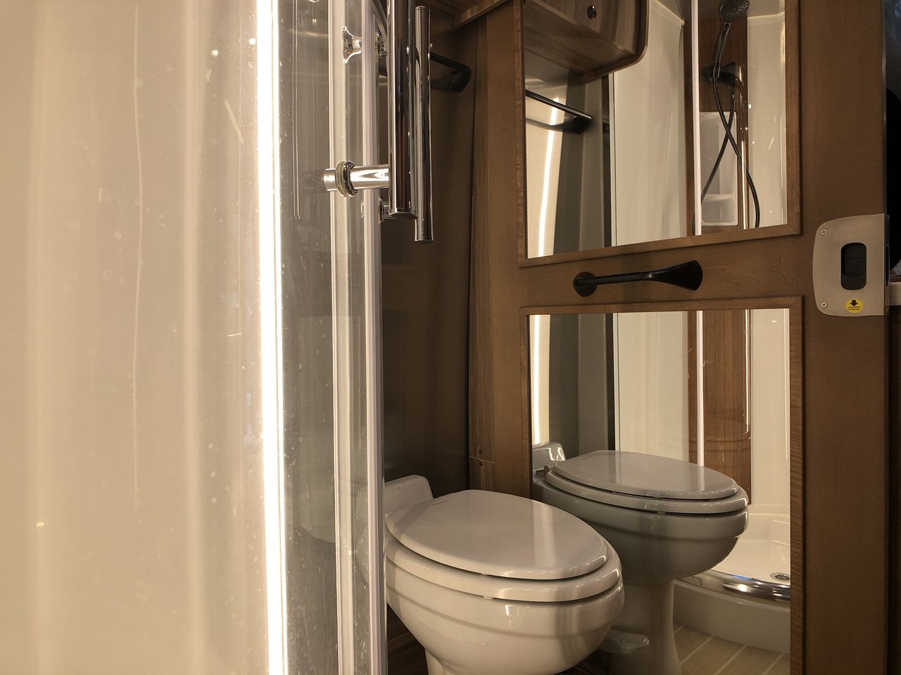 2025 Airstream TOMMY BAHAMA Base