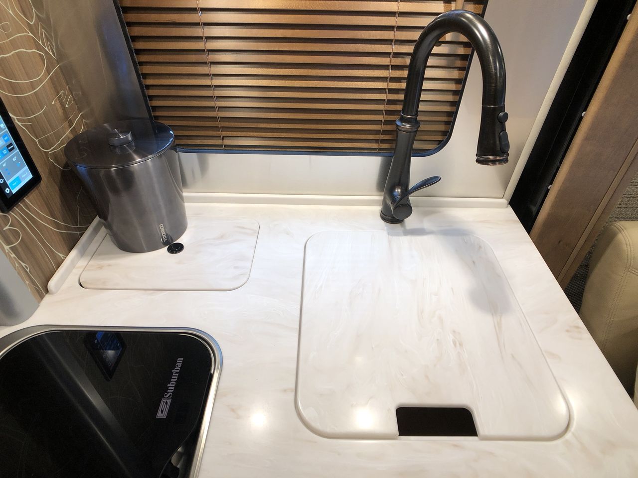 2025 Airstream TOMMY BAHAMA Base