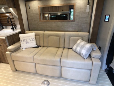 2025 Airstream TOMMY BAHAMA Base