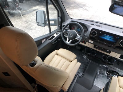 2025 Airstream TOMMY BAHAMA Base