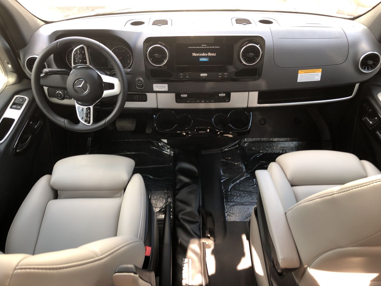 2025 Airstream Murphy Suite Base