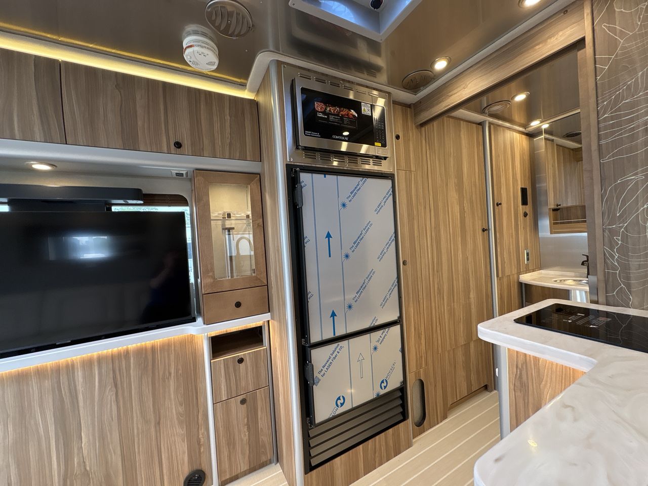 2025 Airstream MURPHY SUITE Base