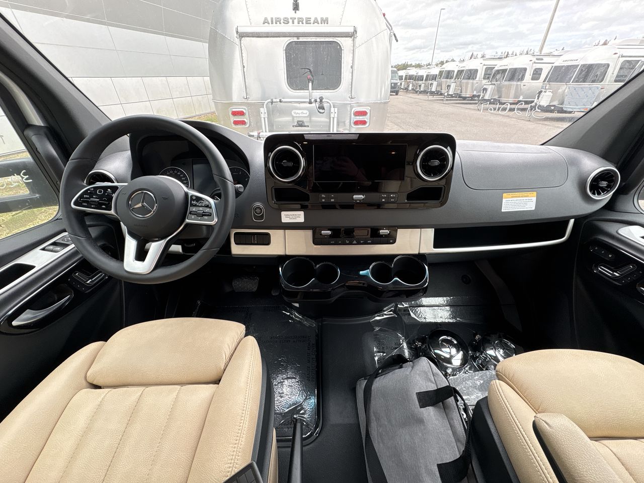 2025 Airstream MURPHY SUITE Base