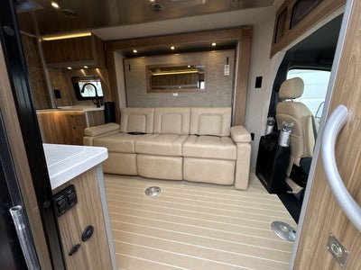 2025 Airstream MURPHY SUITE Base