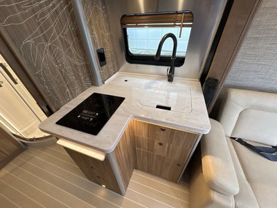 2025 Airstream MURPHY SUITE Base