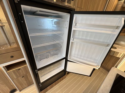 2025 Airstream MURPHY SUITE Base