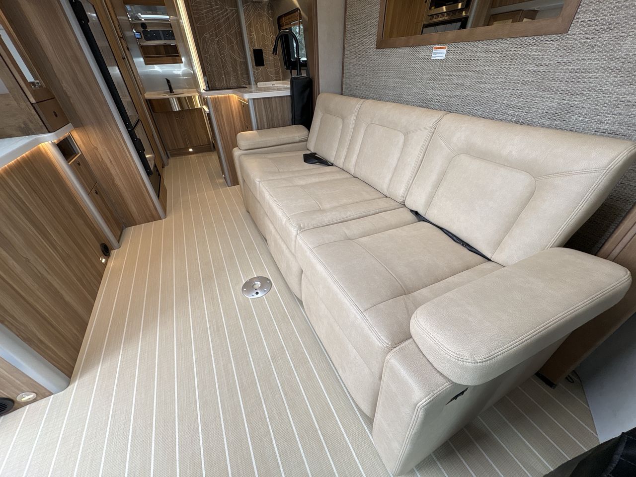 2025 Airstream MURPHY SUITE Base