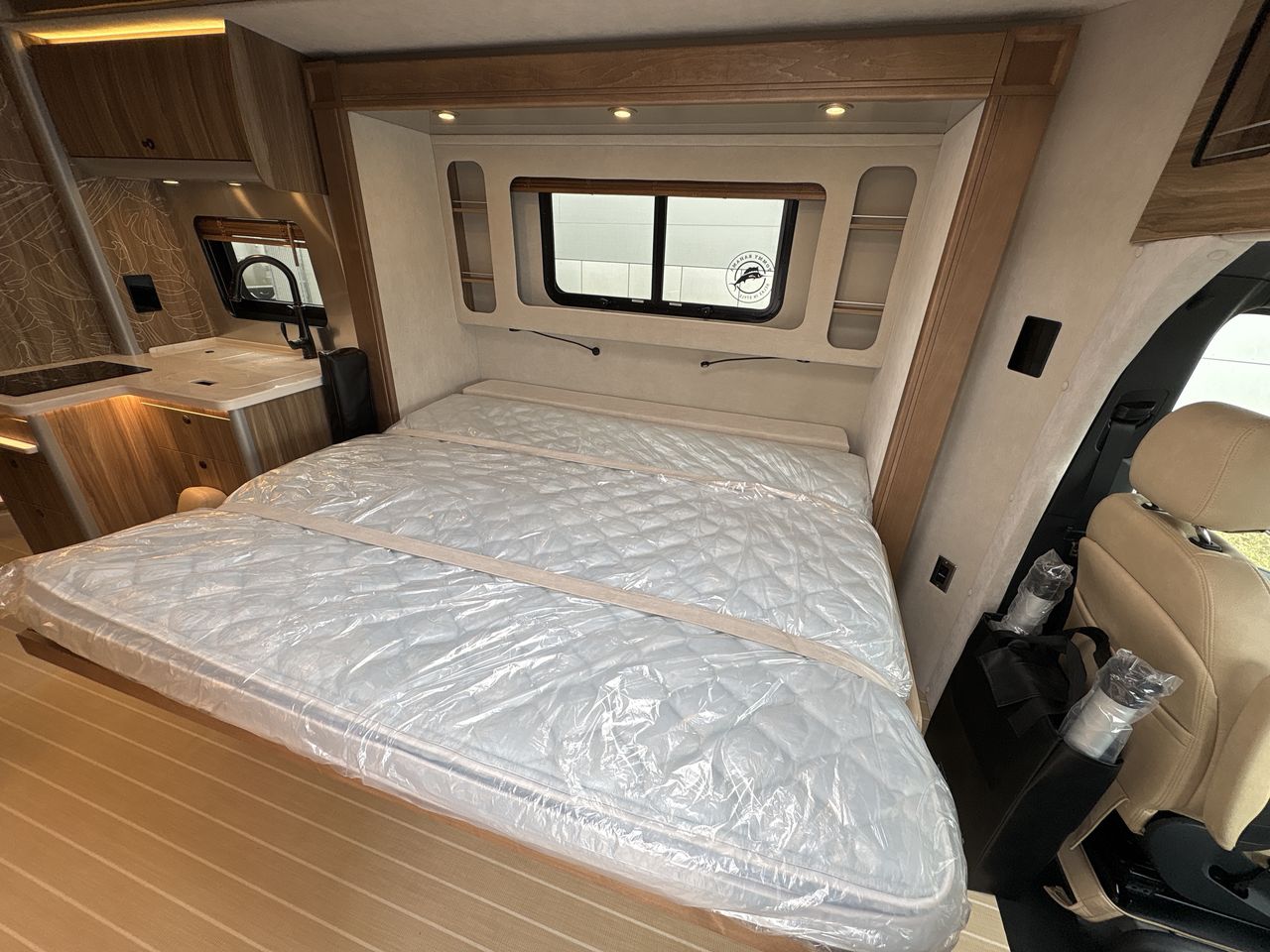 2025 Airstream MURPHY SUITE Base