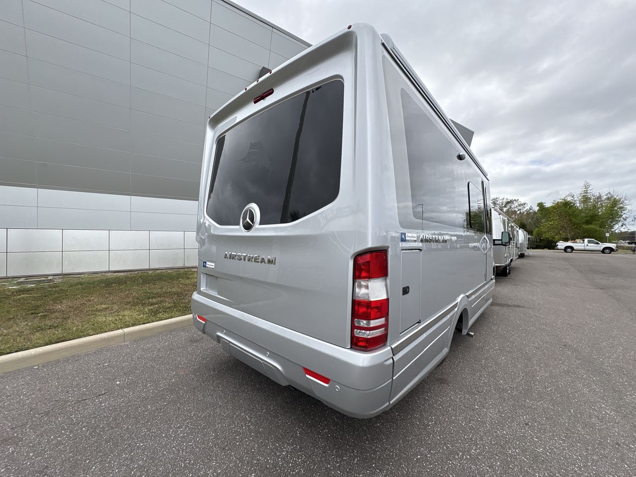 2025 Airstream MURPHY SUITE Base