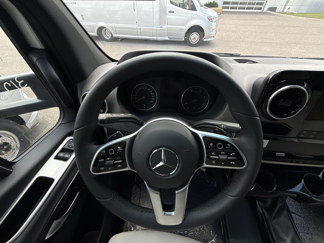 2026 Airstream Murphy Suite Base