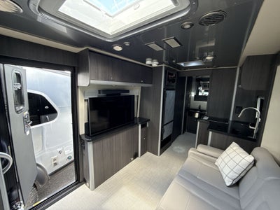 2026 Airstream Murphy Suite Base
