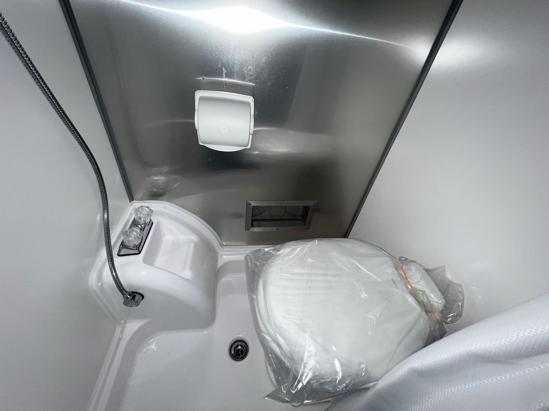 2025 Airstream 16X Base