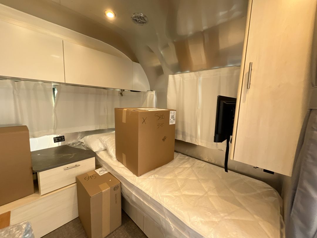 2026 Airstream 30FBBT Base