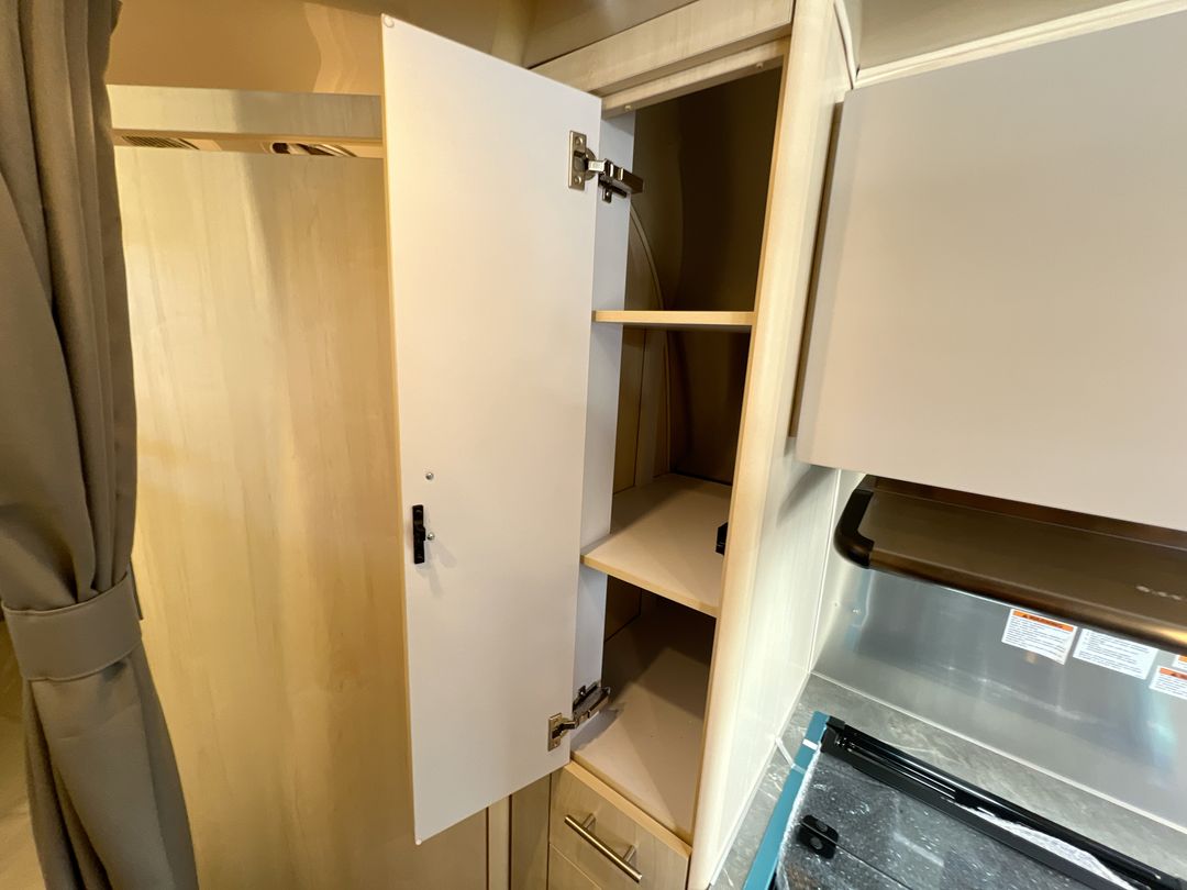 2026 Airstream 30FBBT Base