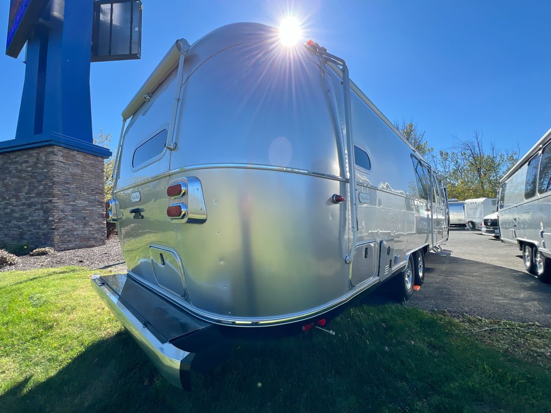 2026 Airstream 30FBBT Base