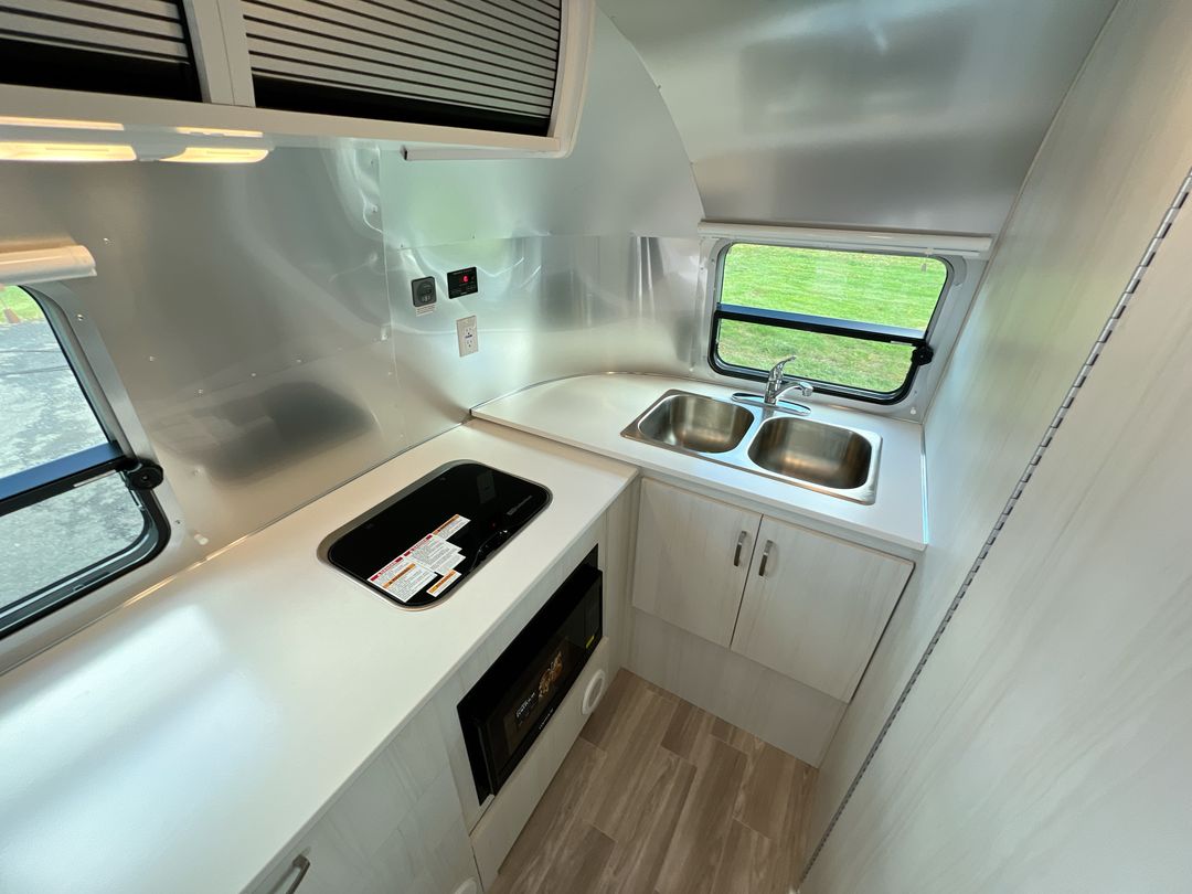 2026 Airstream 20FB Base