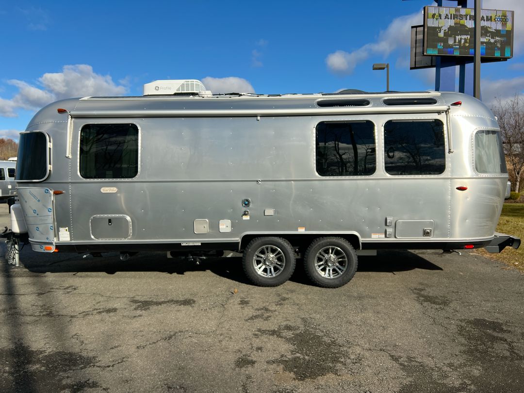 2026 Airstream 25FBT Base