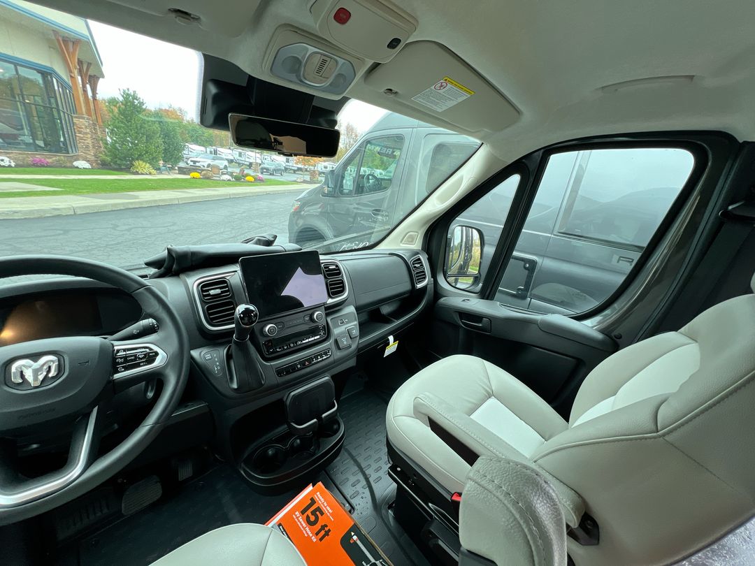 2026 Airstream Rangeline Base